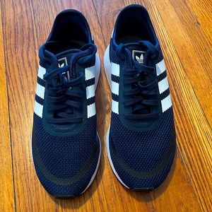 Adidas big kids sneakers 4.5 navy and white